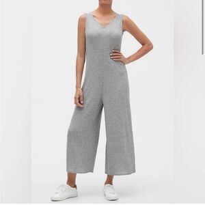Gap Sleeveless Ribbed Grey Light Weight Sweater Jumpsuit